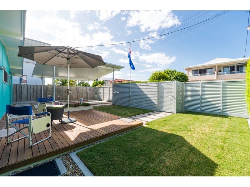 4 Mallard Avenue, Paradise Point QLD 4216