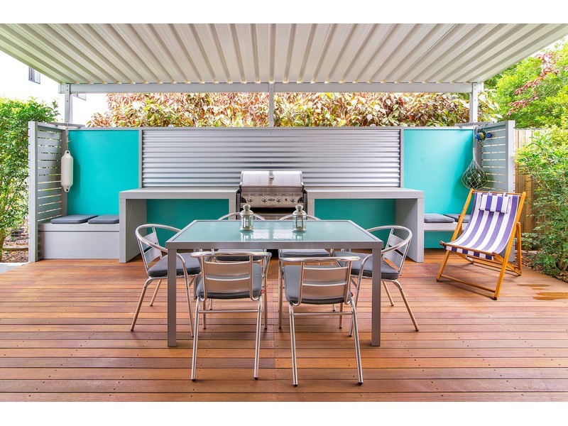 4 Mallard Avenue, Paradise Point QLD 4216