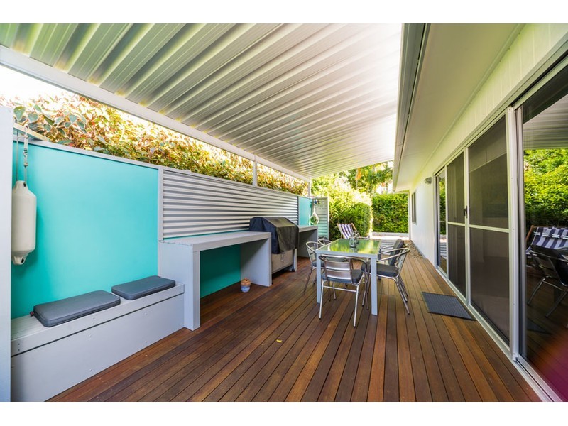 4 Mallard Avenue, Paradise Point QLD 4216