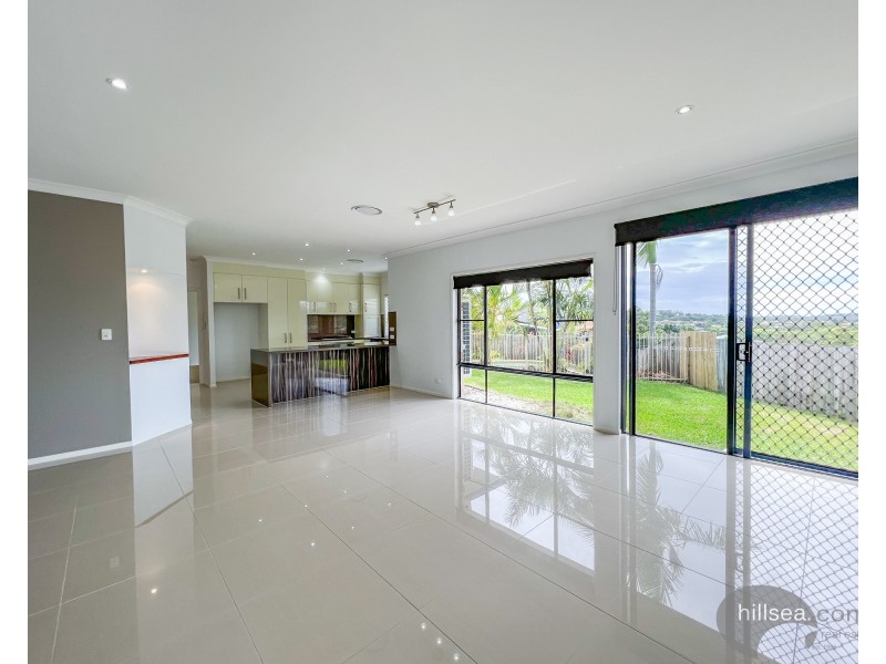 2 Maty Place, Pacific Pines QLD 4211