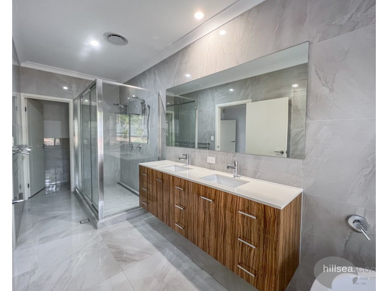 2 Maty Place, Pacific Pines QLD 4211