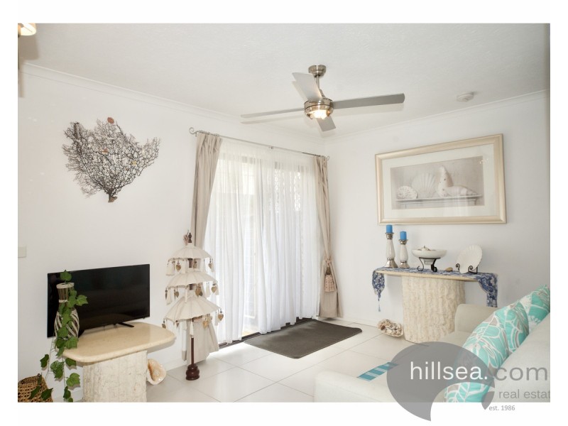2/9 Proud Street, Labrador QLD 4215