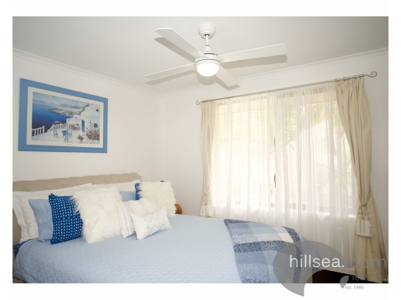 2/9 Proud Street, Labrador QLD 4215