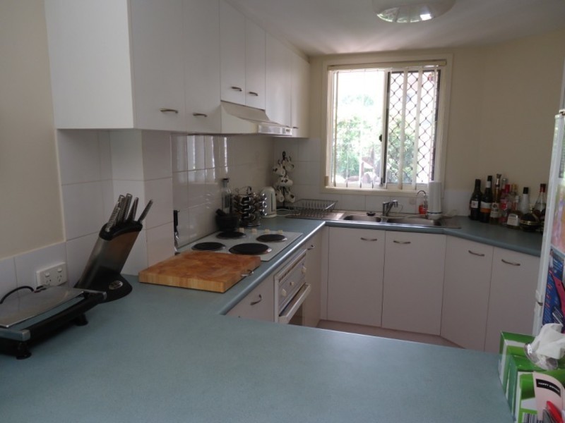 4/90 Pohlman Street, Southport QLD 4215