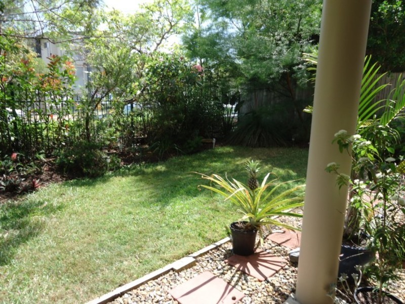 4/90 Pohlman Street, Southport QLD 4215