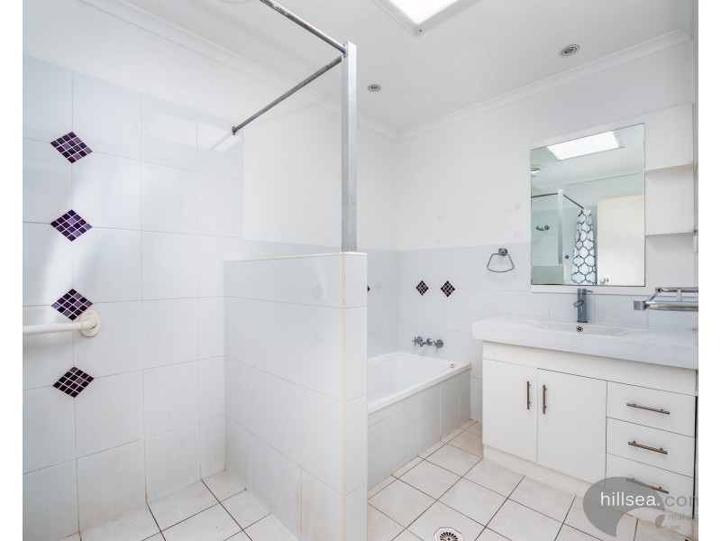 14/137 Olsen Avenue, Labrador QLD 4215