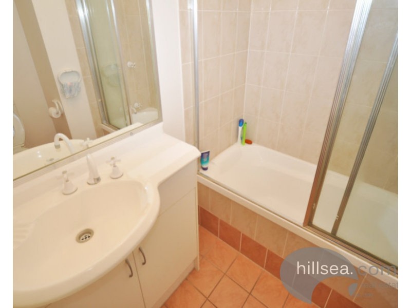 4/72 Imperial Parade, Labrador QLD 4215