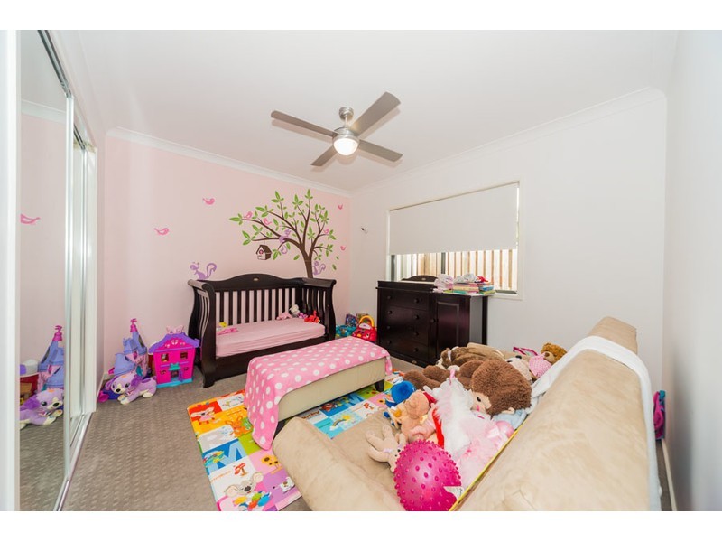 8 Azure Way, Hope Island QLD 4212