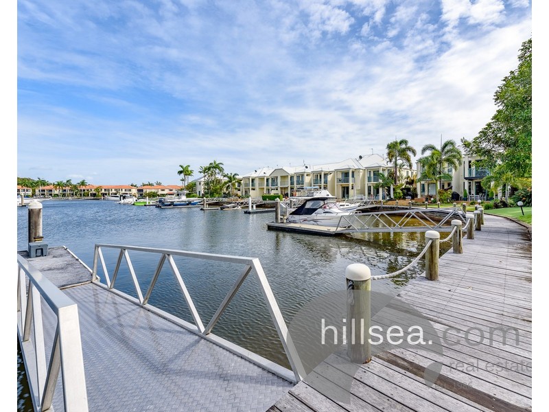 2/3 Lee Road, Runaway Bay QLD 4216