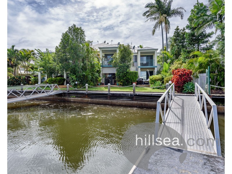 2/3 Lee Road, Runaway Bay QLD 4216