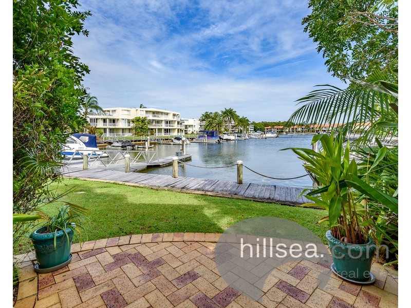 2/3 Lee Road, Runaway Bay QLD 4216
