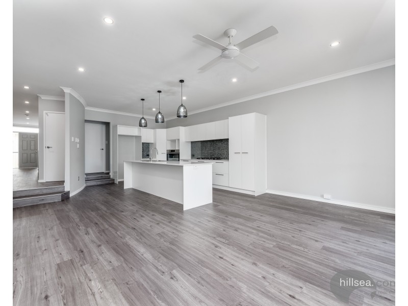 2/3 Lee Road, Runaway Bay QLD 4216