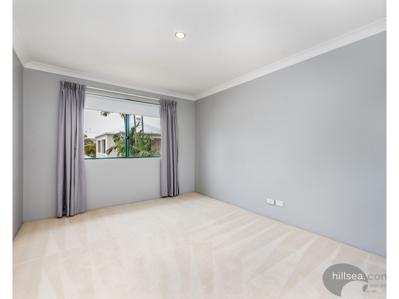 2/3 Lee Road, Runaway Bay QLD 4216