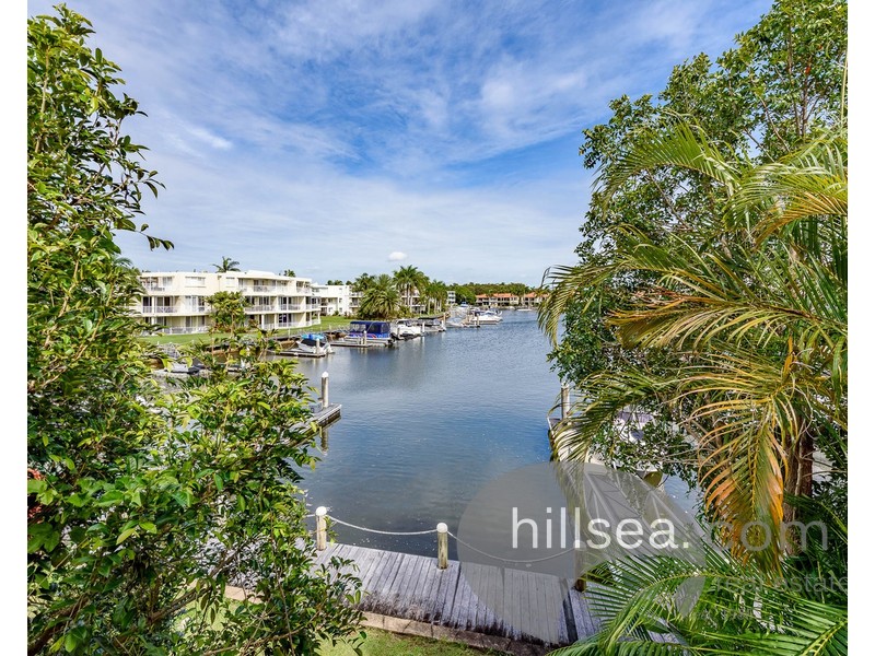 2/3 Lee Road, Runaway Bay QLD 4216