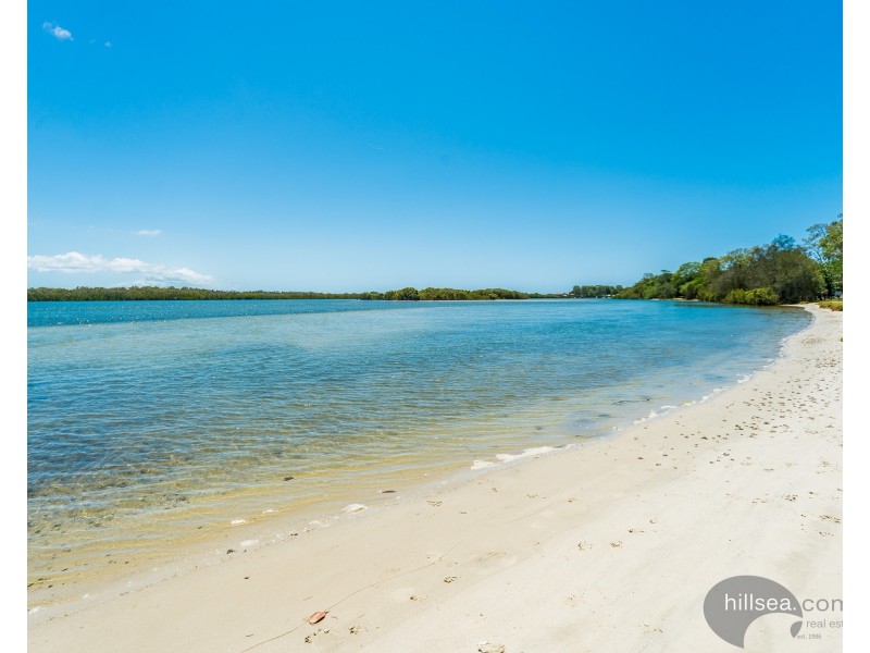 1 Tarni Street, Coombabah QLD 4216