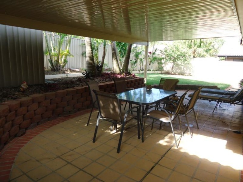 21 Second Avenue, Labrador QLD 4215