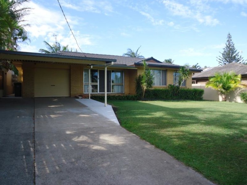 21 Second Avenue, Labrador QLD 4215