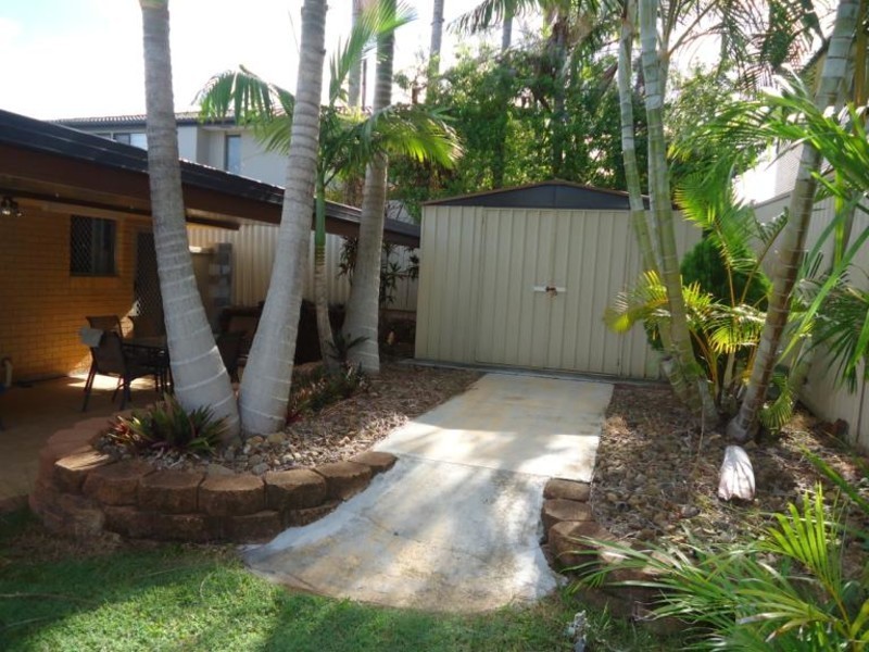 21 Second Avenue, Labrador QLD 4215