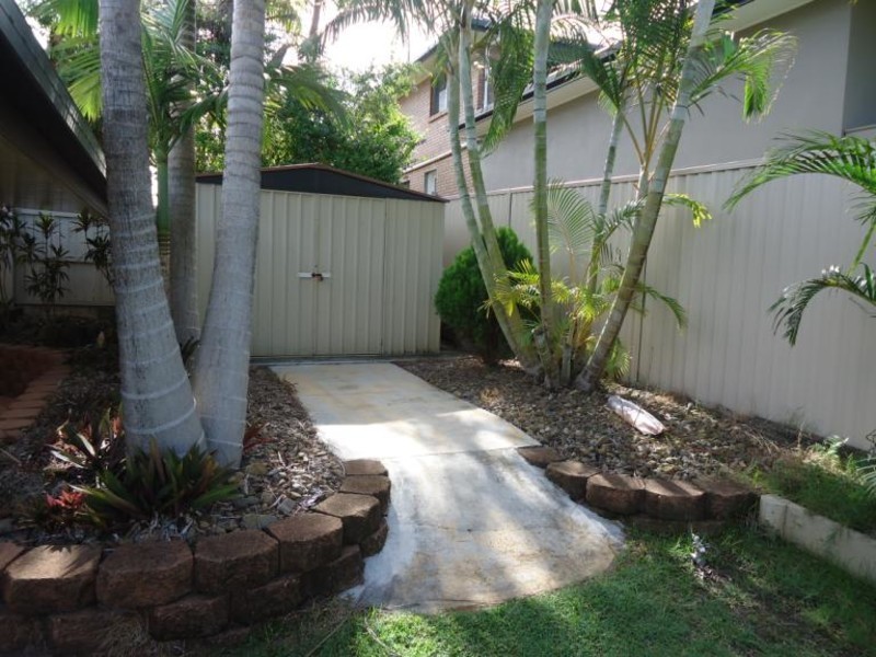 21 Second Avenue, Labrador QLD 4215