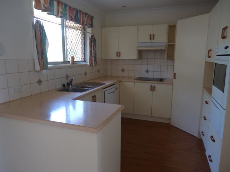 21 Second Avenue, Labrador QLD 4215