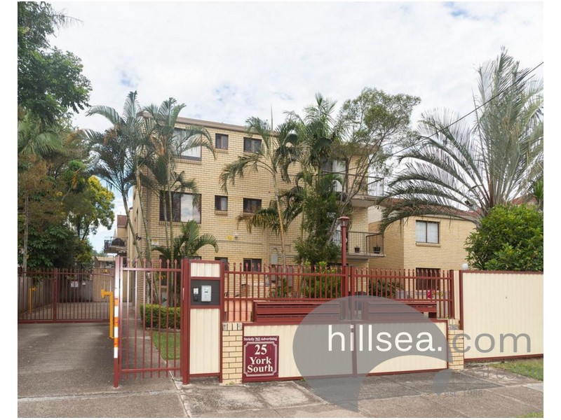 9/25 Ahern Street, Labrador QLD 4215