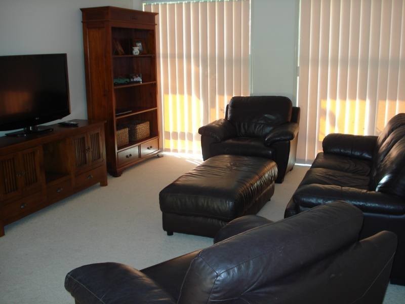 8 Rosswood Court, Helensvale QLD 4212