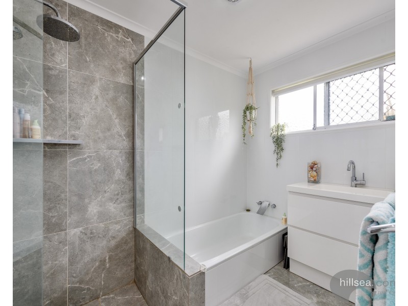 1/11 Muscovey Avenue, Paradise Point QLD 4216