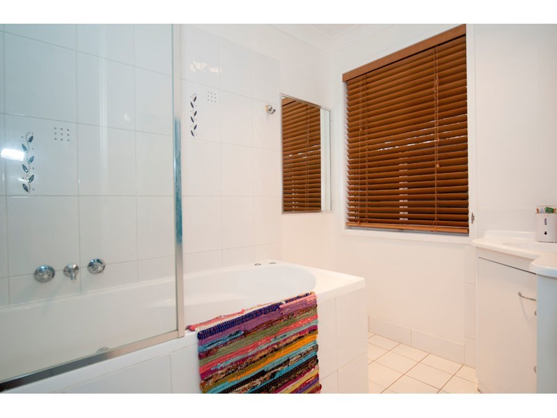 6 Sundown Drive, Paradise Point QLD 4216
