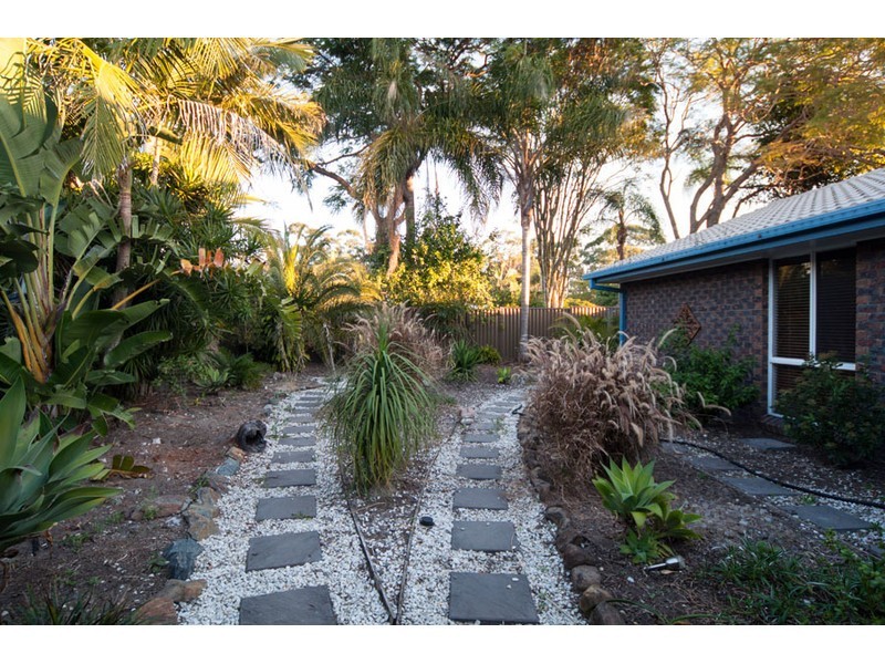 6 Sundown Drive, Paradise Point QLD 4216