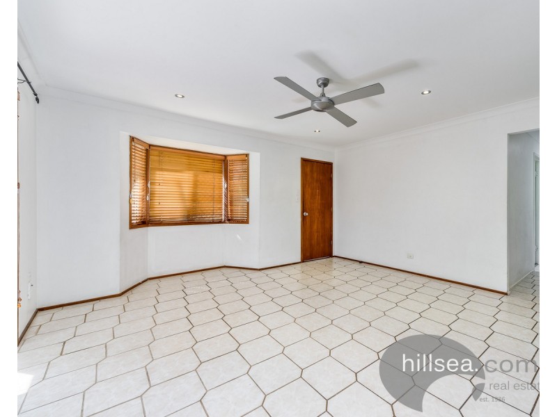 1/5 Davebill Court, Labrador QLD 4215