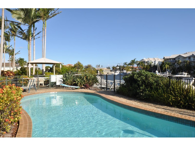 11/14 Jennifer Avenue, Runaway Bay QLD 4216