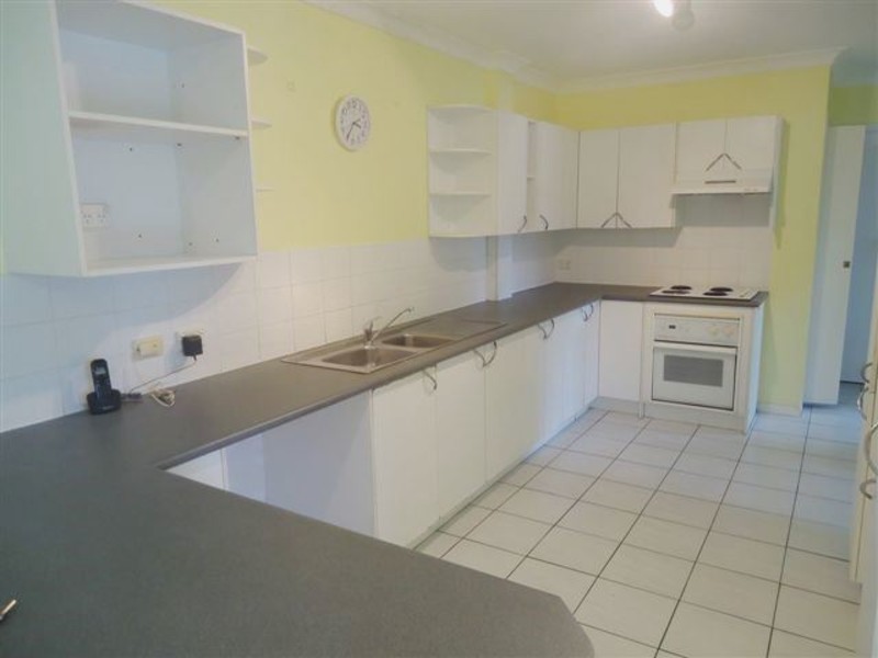 1/73 Bayview Street, Runaway Bay QLD 4216