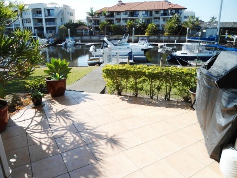 1/73 Bayview Street, Runaway Bay QLD 4216