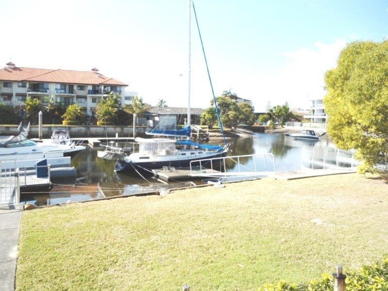 1/73 Bayview Street, Runaway Bay QLD 4216