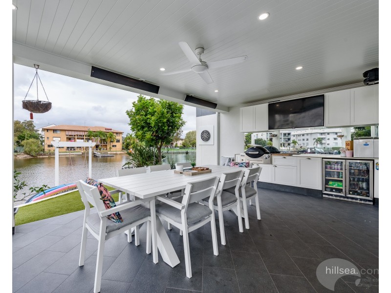 1/46 Vaggelas Crescent, Biggera Waters QLD 4216