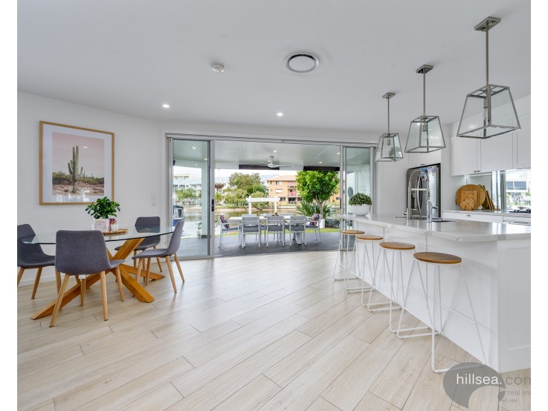 1/46 Vaggelas Crescent, Biggera Waters QLD 4216