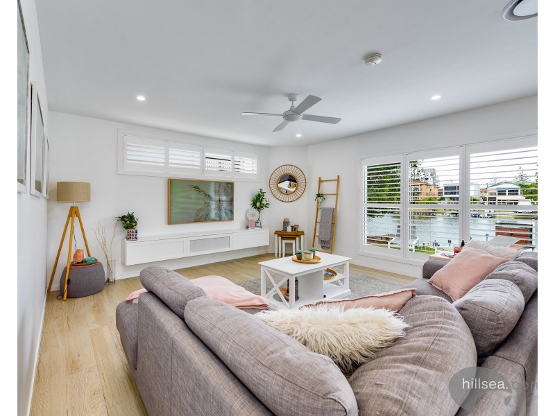 1/46 Vaggelas Crescent, Biggera Waters QLD 4216