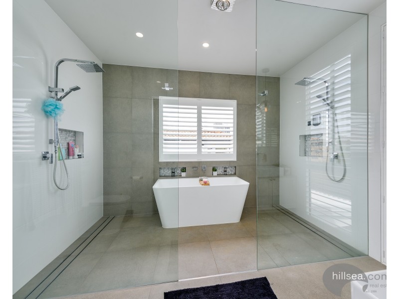 1/46 Vaggelas Crescent, Biggera Waters QLD 4216