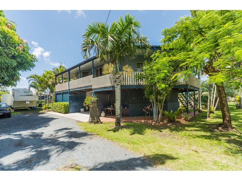 32 Crescent Avenue, Hope Island QLD 4212