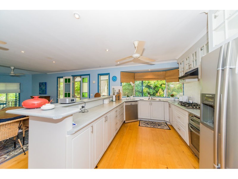 32 Crescent Avenue, Hope Island QLD 4212