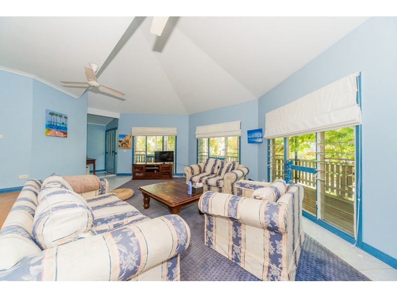 32 Crescent Avenue, Hope Island QLD 4212