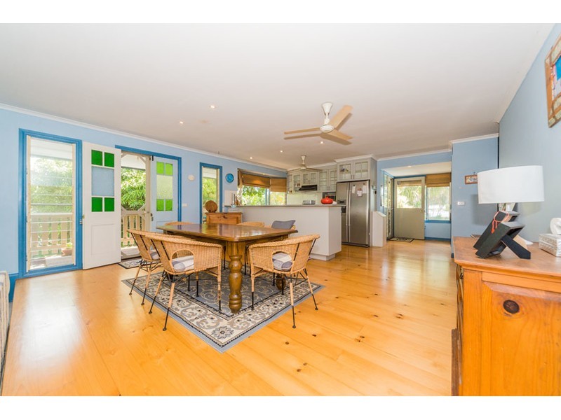 32 Crescent Avenue, Hope Island QLD 4212