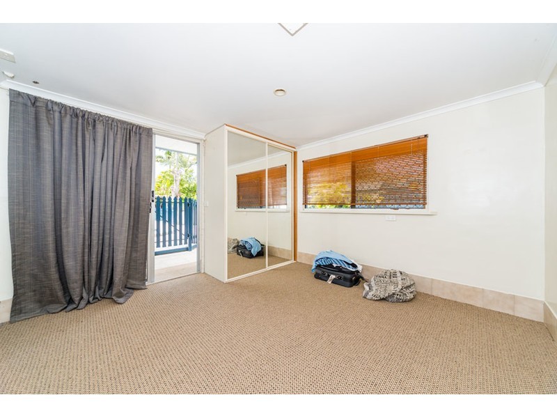 32 Crescent Avenue, Hope Island QLD 4212