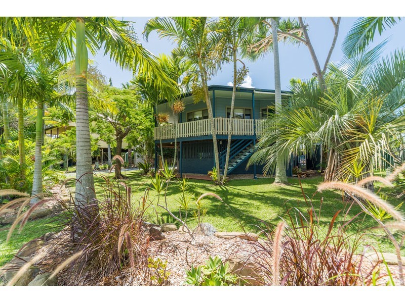 32 Crescent Avenue, Hope Island QLD 4212