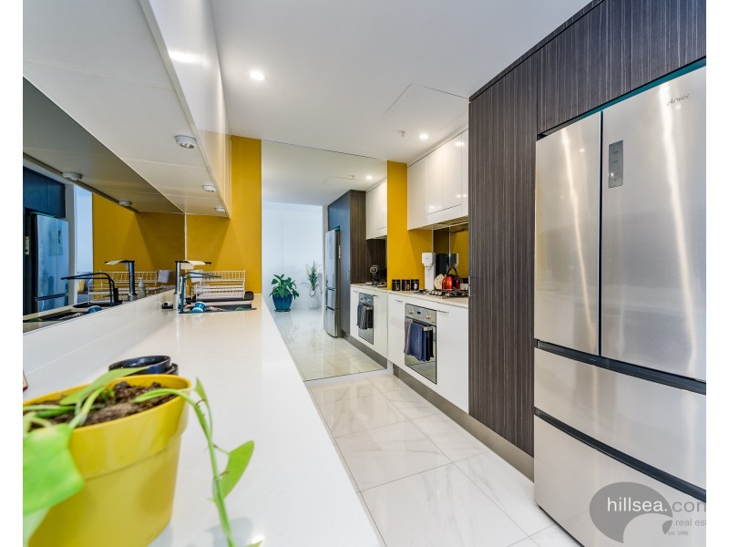 3803/5 Harbourside Court, Biggera Waters QLD 4216