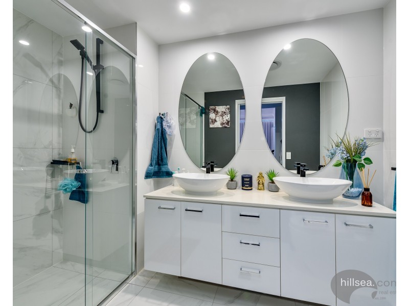 3803/5 Harbourside Court, Biggera Waters QLD 4216