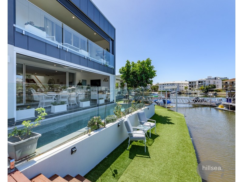 2/46 Vaggelas Crescent, Biggera Waters QLD 4216