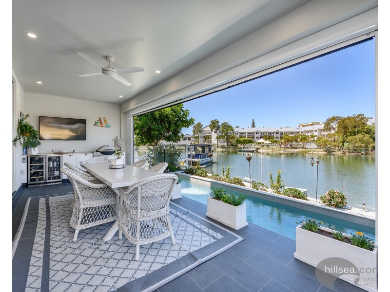2/46 Vaggelas Crescent, Biggera Waters QLD 4216