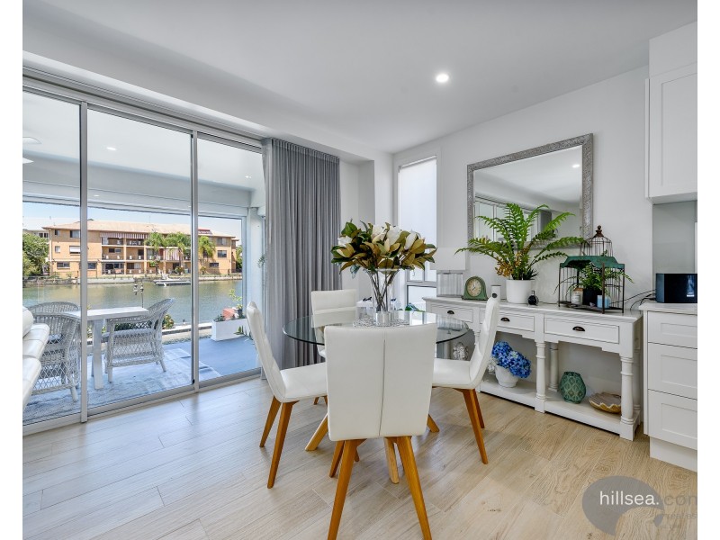 2/46 Vaggelas Crescent, Biggera Waters QLD 4216