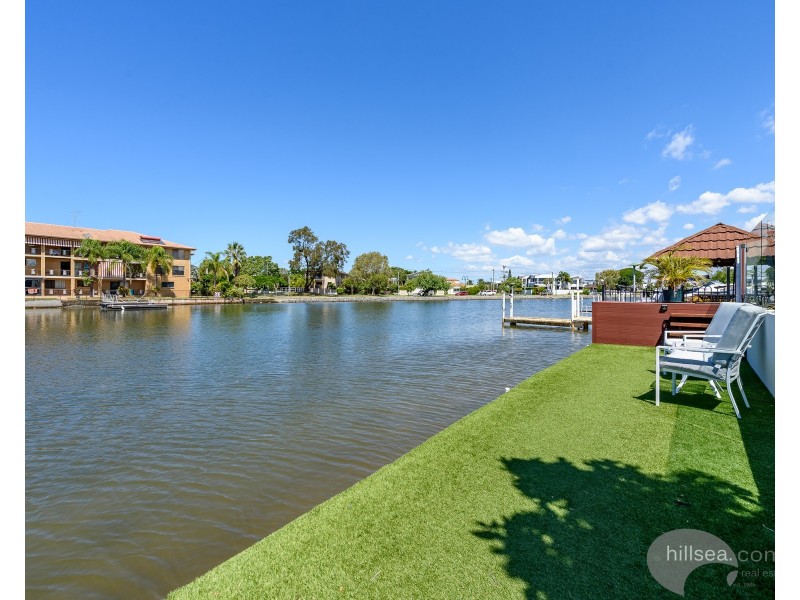 2/46 Vaggelas Crescent, Biggera Waters QLD 4216